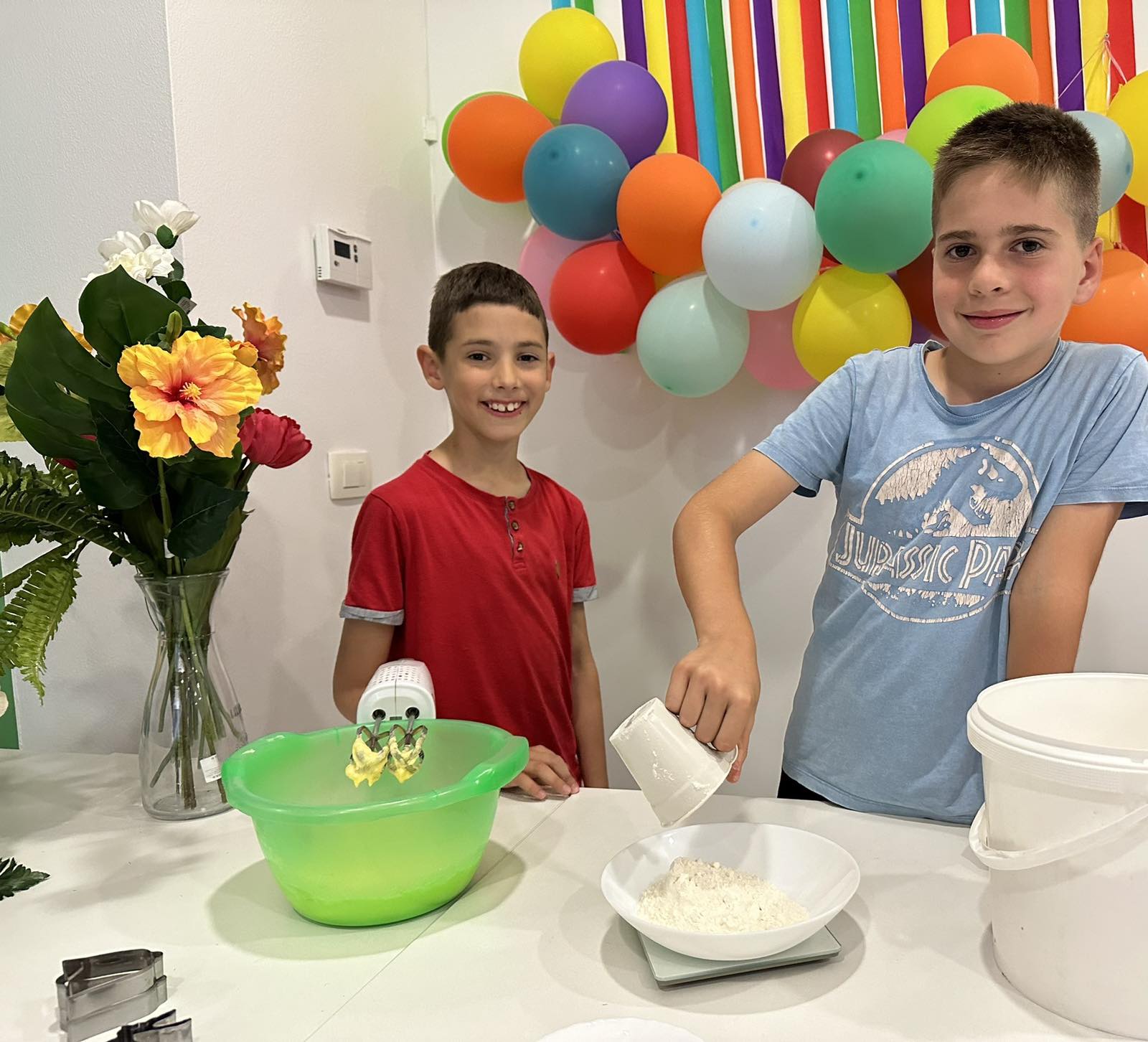 Nakon školskih obaveza, u produženom boravku Carpe Diem, vrijeme smo iskoristili na najkreativniji način – uz kulinarsku radionicu! Ovoga puta smo se upustili u avanturu pravljenja ukusnih keksića. Svi smo […]